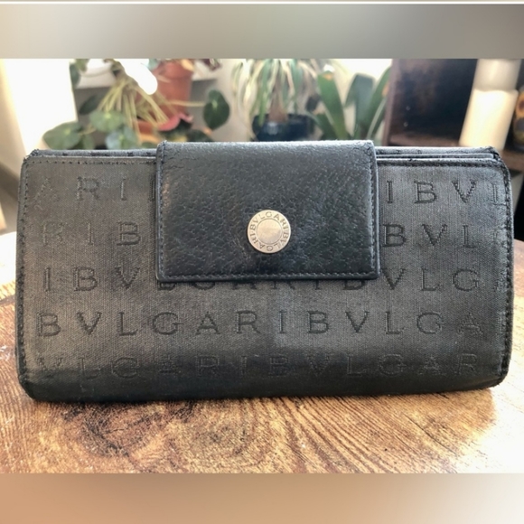 Bulgari trifold wallet-Newly restored authentic black Bulgari *HOST PICK* - Picture 14 of 15